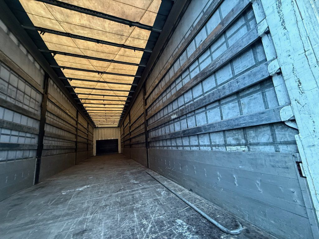 Curtainsider semi-trailer Krone SD Bordwande SAF: picture 16