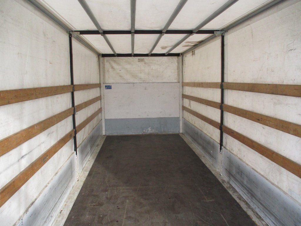 Curtainsider truck MAN TGL 12.220: picture 7