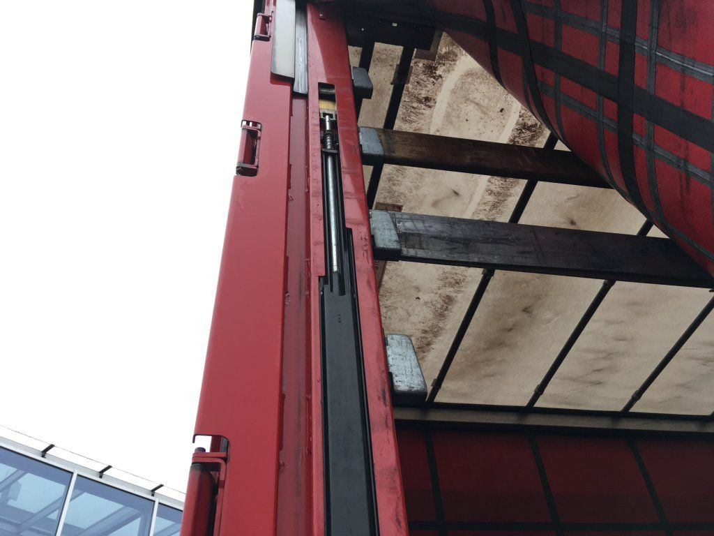 Curtainsider semi-trailer Schmitz Cargobull SCB*S3T standard/lifting roof/Hubdach 2,70-2,85m: picture 17