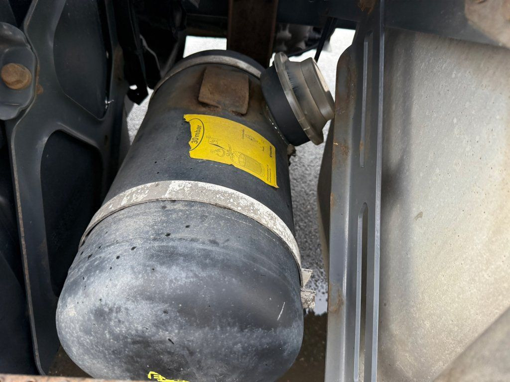 Leasing of Mercedes-Benz 1845 Actros EURO 6 Mercedes-Benz 1845 Actros EURO 6: picture 8 Leasing of Mercedes-Benz 1845 Actros EURO 6 Mercedes-Benz 1845 Actros EURO 6: picture 8