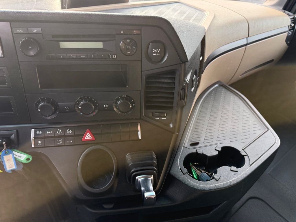 Leasing of Mercedes-Benz 1845 Actros EURO 6 Mercedes-Benz 1845 Actros EURO 6: picture 18 Leasing of Mercedes-Benz 1845 Actros EURO 6 Mercedes-Benz 1845 Actros EURO 6: picture 18