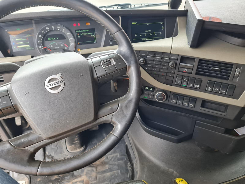 Volvo FH16 750 | 6x4 | ADR | 100 TON | ADR EXll, EXlll, AT | RETARDER | 100 TON VOLVO + VANG - Tractor unit: picture 5 Volvo FH16 750 | 6x4 | ADR | 100 TON | ADR EXll, EXlll, AT | RETARDER | 100 TON VOLVO + VANG - Tractor unit: picture 5