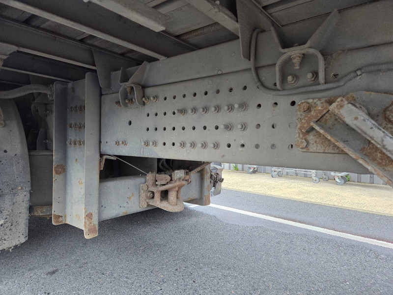 Renault Premium 460dxi - Curtainsider truck: picture 3 Renault Premium 460dxi - Curtainsider truck: picture 3