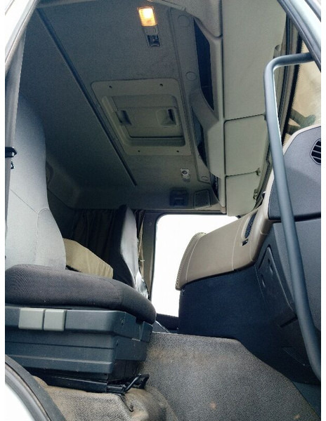 Cab chassis truck Renault Premium Lander: picture 9