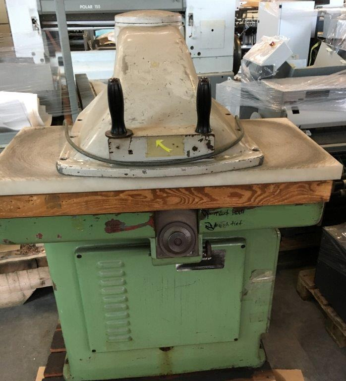 Atlas Hydraulic Swing Arm Punching Machine - Printing machinery: picture 1 Atlas Hydraulic Swing Arm Punching Machine - Printing machinery: picture 1