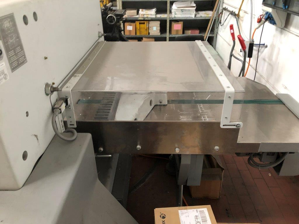 Polar 92 XT high-speed cutting line with RA-2 vibrator, optional LW 450 lift and counting scale - Paper cutting machine: picture 2 Polar 92 XT high-speed cutting line with RA-2 vibrator, optional LW 450 lift and counting scale - Paper cutting machine: picture 2