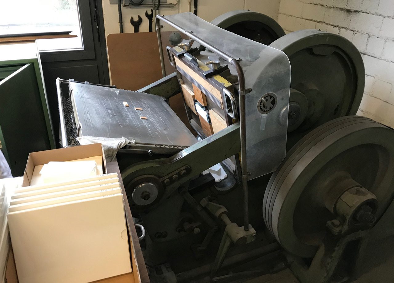 Wupa Kerma TS-1 Hand Punch Crucible - Printing machinery: picture 4 Wupa Kerma TS-1 Hand Punch Crucible - Printing machinery: picture 4