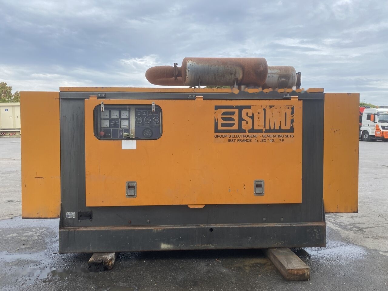 SDMO 100 kVa Cummins 6BT5.9 - Generator set: picture 1 SDMO 100 kVa Cummins 6BT5.9 - Generator set: picture 1