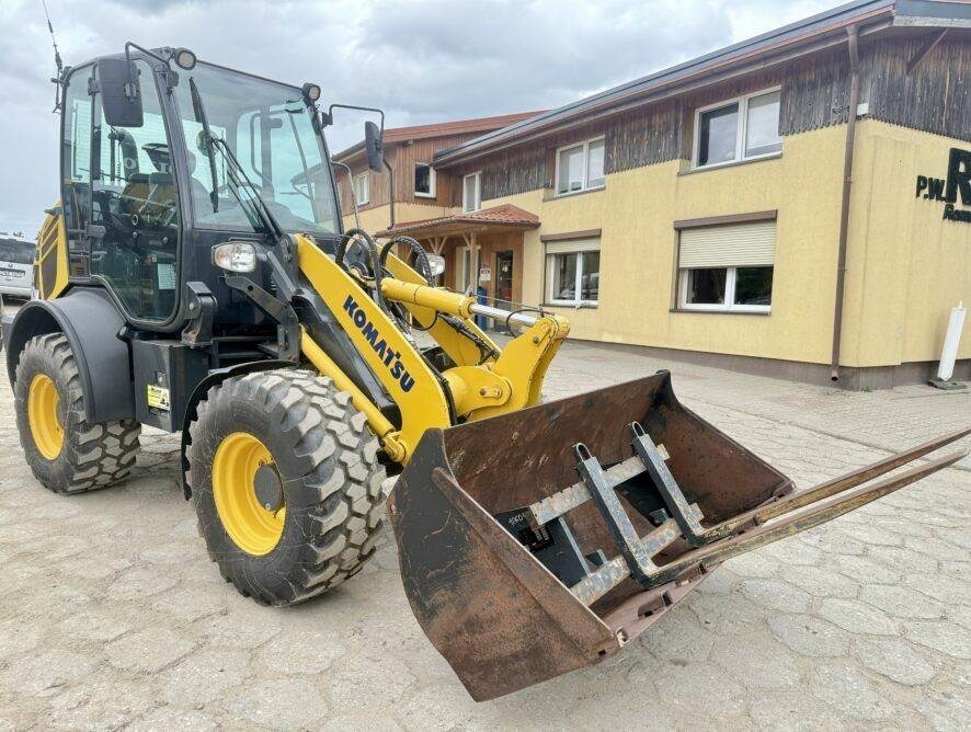 Komatsu WA80M-7 - Wheel loader: picture 4 Komatsu WA80M-7 - Wheel loader: picture 4