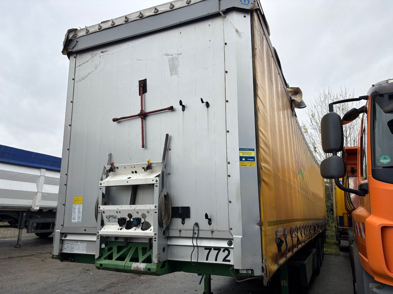 Krone SD BPW/Scheiben/Lift - Curtainsider semi-trailer: picture 3 Krone SD BPW/Scheiben/Lift - Curtainsider semi-trailer: picture 3