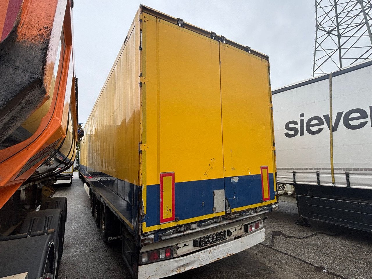 Krone SD Textilkoffer/Luft/Scheibe - Closed box semi-trailer: picture 5 Krone SD Textilkoffer/Luft/Scheibe - Closed box semi-trailer: picture 5