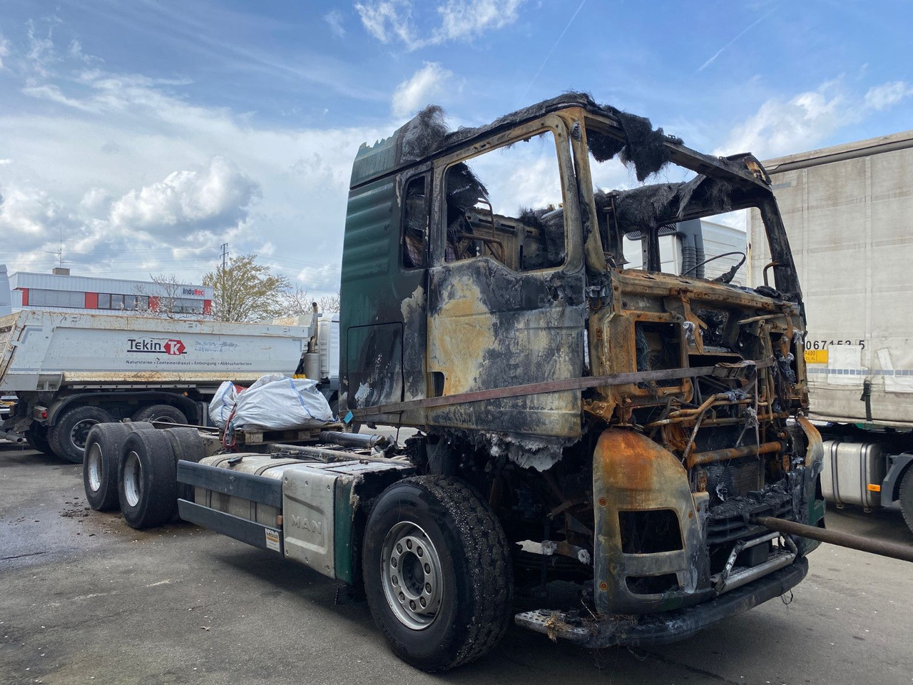 MAN TGX 26.580 Verbrannt 6x4 - Cab chassis truck: picture 1 MAN TGX 26.580 Verbrannt 6x4 - Cab chassis truck: picture 1