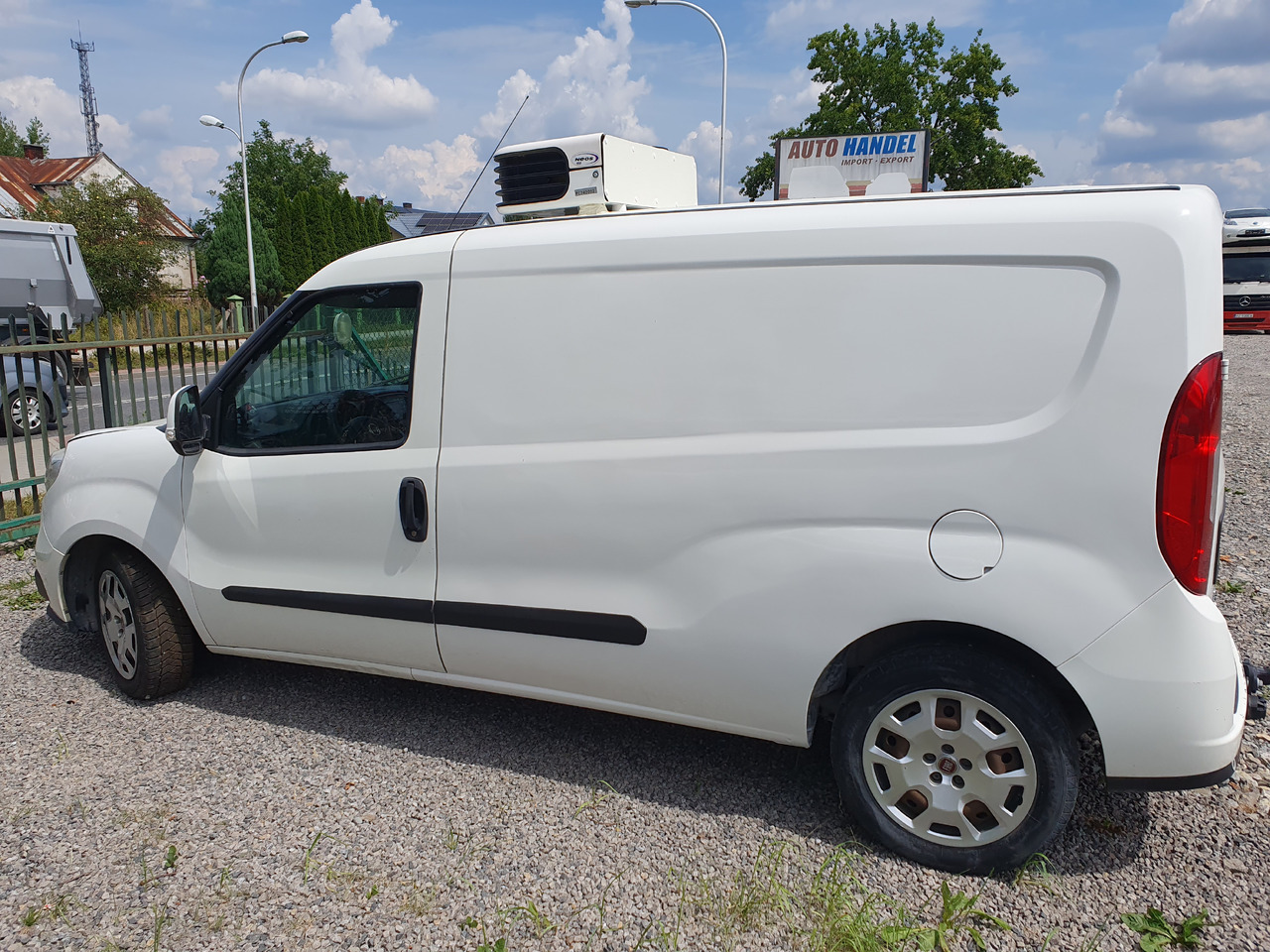 FIAT DOBLO 1.6 LONG CHLODNIA carrier +230v KLIMA EURO6 - Refrigerated van: picture 4 FIAT DOBLO 1.6 LONG CHLODNIA carrier +230v KLIMA EURO6 - Refrigerated van: picture 4