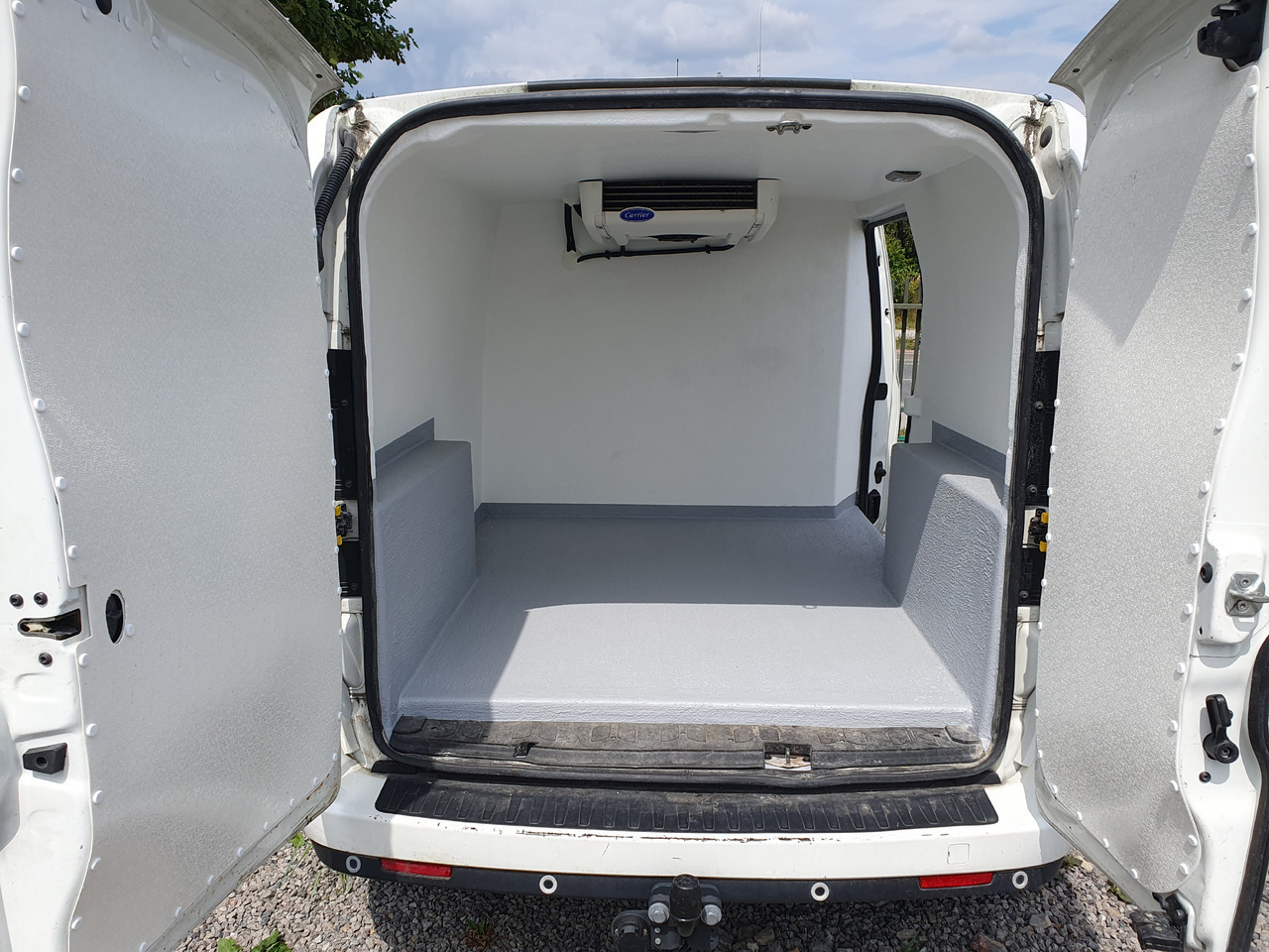 FIAT DOBLO LONG CHLODNIA carrier KLIMA EURO6 - Refrigerated van: picture 1 FIAT DOBLO LONG CHLODNIA carrier KLIMA EURO6 - Refrigerated van: picture 1
