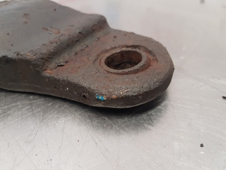 Case 5120, 5140, 5130 Hitch Arm Bracket Lhs 1974318c1, 1974318c2, 1974318c3 - Frame/ Chassis: picture 5 Case 5120, 5140, 5130 Hitch Arm Bracket Lhs 1974318c1, 1974318c2, 1974318c3 - Frame/ Chassis: picture 5