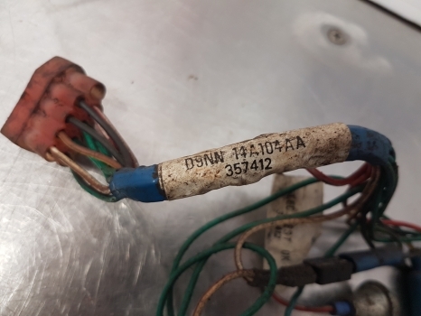 Ford 10, 6610, 5610, 4610 Series Ap Cab Wirring Loom D9nn14a104aa - Cables/ Wire harness for Farm tractor: picture 3 Ford 10, 6610, 5610, 4610 Series Ap Cab Wirring Loom D9nn14a104aa - Cables/ Wire harness for Farm tractor: picture 3