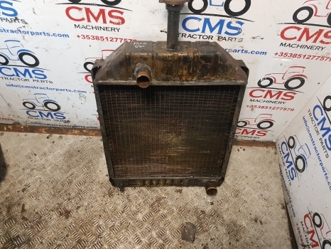 Ford 550, 655, 655a, 555a Radiator E0nn8005ea15l, 83925456 - Radiator for Backhoe loader: picture 1 Ford 550, 655, 655a, 555a Radiator E0nn8005ea15l, 83925456 - Radiator for Backhoe loader: picture 1