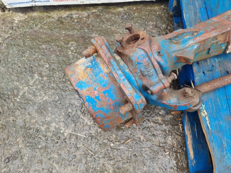 Ford 7840, 5640, 6640, 7740 Front Axle Hub Complete Rhs 18915, Car123489 - Front axle: picture 1 Ford 7840, 5640, 6640, 7740 Front Axle Hub Complete Rhs 18915, Car123489 - Front axle: picture 1
