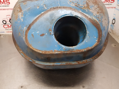 Ford Fordson Major, Super Major Fuel Tank Original Welded E1addn9002b - Fuel tank: picture 3 Ford Fordson Major, Super Major Fuel Tank Original Welded E1addn9002b - Fuel tank: picture 3