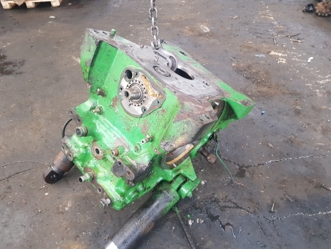 John Deere 6820, 6920 Autopowr Rear Axle Centre Housing Re220931, R219630 - Rear axle for Farm tractor: picture 2 John Deere 6820, 6920 Autopowr Rear Axle Centre Housing Re220931, R219630 - Rear axle for Farm tractor: picture 2