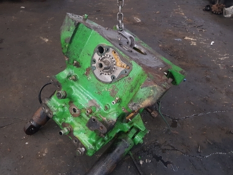 John Deere 6820, 6920 Autopowr Rear Axle Centre Housing Re220931, R219630 - Rear axle for Farm tractor: picture 1 John Deere 6820, 6920 Autopowr Rear Axle Centre Housing Re220931, R219630 - Rear axle for Farm tractor: picture 1