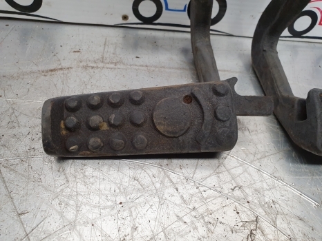 John Deere Brake Pedals For Sg2 Cab R75715, R75716, Ar102305, Ar102306 - Pedal for Farm tractor: picture 2 John Deere Brake Pedals For Sg2 Cab R75715, R75716, Ar102305, Ar102306 - Pedal for Farm tractor: picture 2