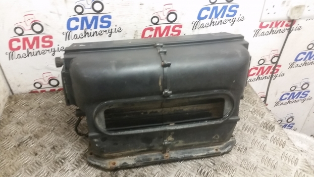 Landini Mythos Series 115 Cab Air Cleaner Box 3657825m91 - Cabin filter for Farm tractor: picture 5 Landini Mythos Series 115 Cab Air Cleaner Box 3657825m91 - Cabin filter for Farm tractor: picture 5
