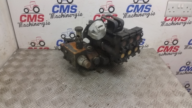 Landini Mythos Series Mythos 115 Spool Valve Valves Assembly - Hydraulic valve for Farm tractor: picture 1 Landini Mythos Series Mythos 115 Spool Valve Valves Assembly - Hydraulic valve for Farm tractor: picture 1