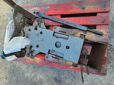 Massey Feguson Valtra S374 Pick Up Hitch Complete Dromore Mf Z15 4387554m92 - Frame/ Chassis: picture 2 Massey Feguson Valtra S374 Pick Up Hitch Complete Dromore Mf Z15 4387554m92 - Frame/ Chassis: picture 2