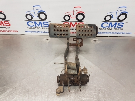 New Holland T5.95, T5, Case Farmall, Maxxum Brake Pedal Assy 84467902, 84467901 - Pedal for Agricultural machinery: picture 1 New Holland T5.95, T5, Case Farmall, Maxxum Brake Pedal Assy 84467902, 84467901 - Pedal for Agricultural machinery: picture 1