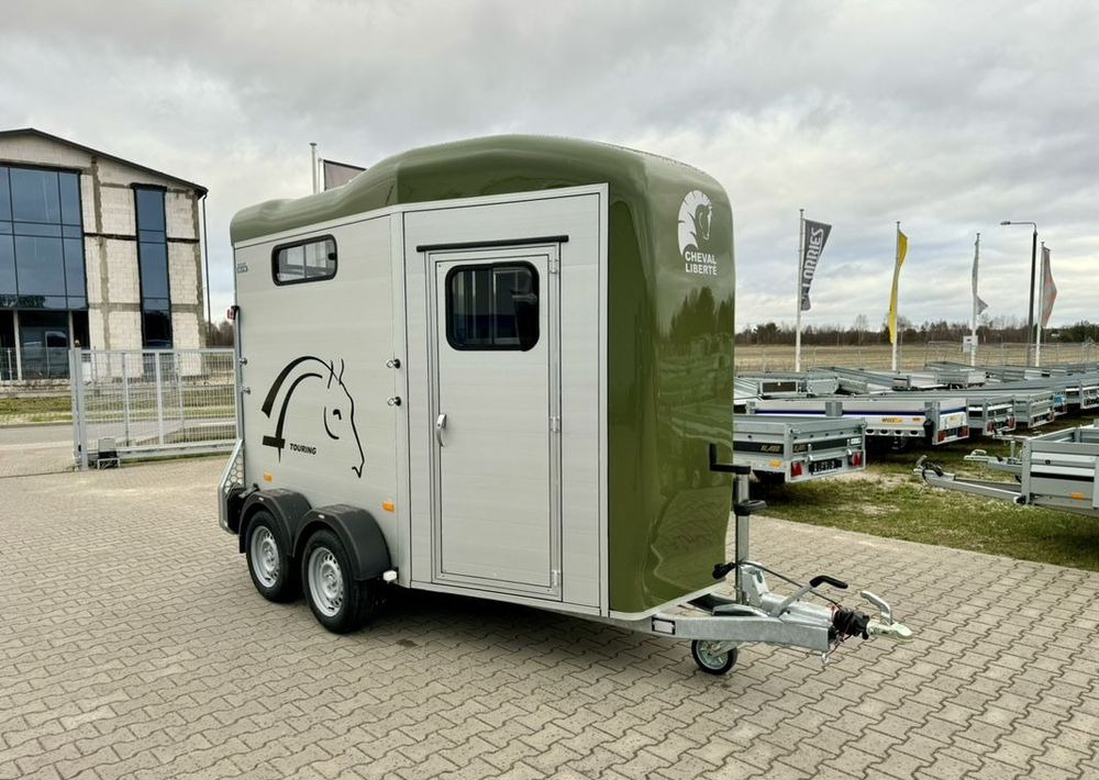CHEVAL LIBERTÉ Touring Country + siodlarnia | przyczepa dla dwóch koni z rampą z przodu | 2000 kg DMC - Horse trailer: picture 2 CHEVAL LIBERTÉ Touring Country + siodlarnia | przyczepa dla dwóch koni z rampą z przodu | 2000 kg DMC - Horse trailer: picture 2