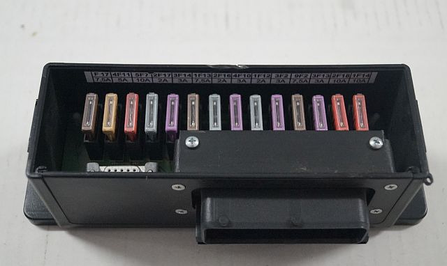 Jungheinrich 50423117 | Fuse holder for ETV from 2003 till 2011 V1,1 sn. 2445/00 Fuse holder for ETV from 2003 till 2011 V1,1 sn. 2445/0086-12 - Fuse for Material handling equipment: picture 1 Jungheinrich 50423117 | Fuse holder for ETV from 2003 till 2011 V1,1 sn. 2445/00 Fuse holder for ETV from 2003 till 2011 V1,1 sn. 2445/0086-12 - Fuse for Material handling equipment: picture 1