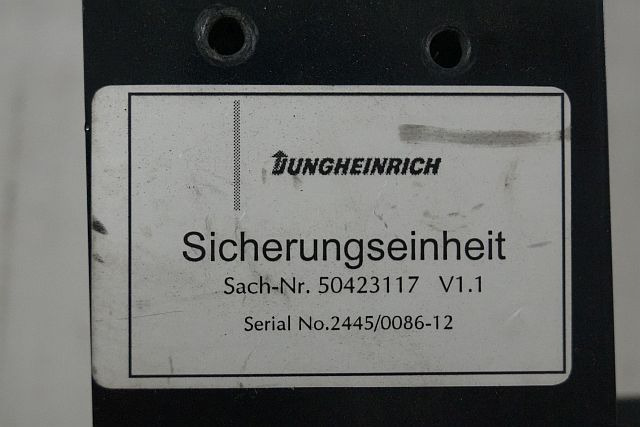 Jungheinrich 50423117 | Fuse holder for ETV from 2003 till 2011 V1,1 sn. 2445/00 Fuse holder for ETV from 2003 till 2011 V1,1 sn. 2445/0086-12 - Fuse for Material handling equipment: picture 2 Jungheinrich 50423117 | Fuse holder for ETV from 2003 till 2011 V1,1 sn. 2445/00 Fuse holder for ETV from 2003 till 2011 V1,1 sn. 2445/0086-12 - Fuse for Material handling equipment: picture 2