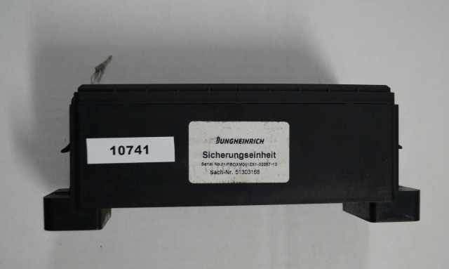 Jungheinrich 51303168 | Zekeringkast Fusebox sn. 01/FBOXM001ZX1-02357-13 Zekeringkast Fusebox sn. 01/FBOXM001ZX1-02357-13 - Fuse for Material handling equipment: picture 3 Jungheinrich 51303168 | Zekeringkast Fusebox sn. 01/FBOXM001ZX1-02357-13 Zekeringkast Fusebox sn. 01/FBOXM001ZX1-02357-13 - Fuse for Material handling equipment: picture 3