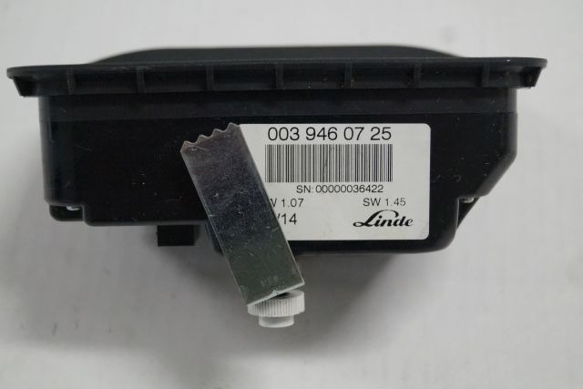 Linde 0039460725 | Display SW1.45 HW 1.07 sn. 00000036422 - Dashboard for Material handling equipment: picture 2 Linde 0039460725 | Display SW1.45 HW 1.07 sn. 00000036422 - Dashboard for Material handling equipment: picture 2