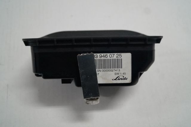 Linde 0039460725 | Display SW1.45 from t20sp year 2014 - Dashboard for Material handling equipment: picture 2 Linde 0039460725 | Display SW1.45 from t20sp year 2014 - Dashboard for Material handling equipment: picture 2