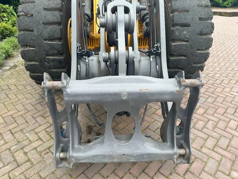 Volvo L120 H - Wheel loader: picture 5 Volvo L120 H - Wheel loader: picture 5
