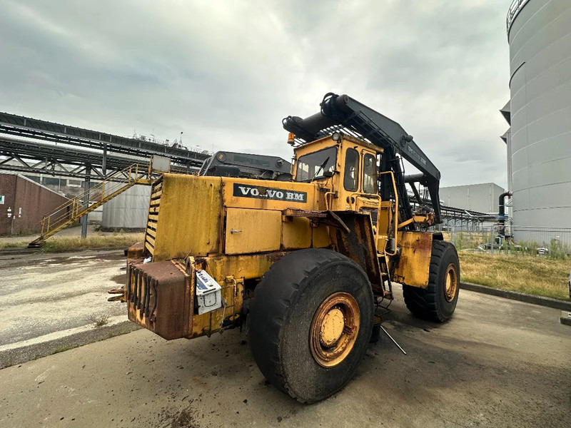Volvo L160 High Lift - Forestry trailer: picture 1 Volvo L160 High Lift - Forestry trailer: picture 1