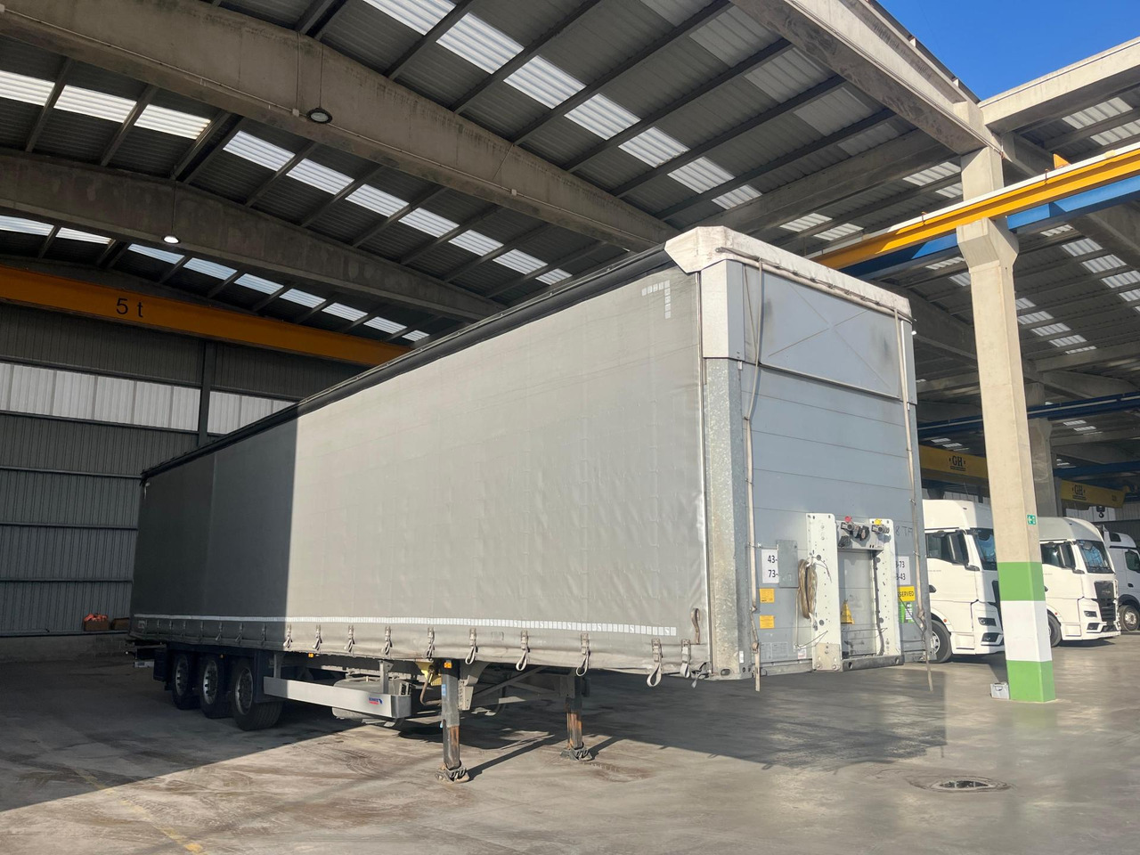 Schmitz Cargobull SCS24/L Varios - Curtainsider semi-trailer: picture 2 Schmitz Cargobull SCS24/L Varios - Curtainsider semi-trailer: picture 2