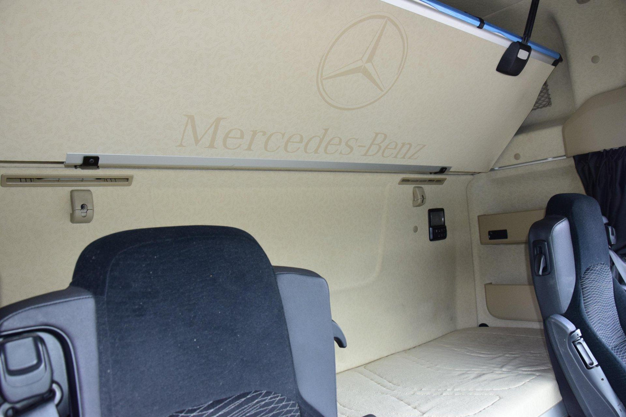 Tractor unit Mercedes-Benz Actros 5 1845 BigSpace: picture 13