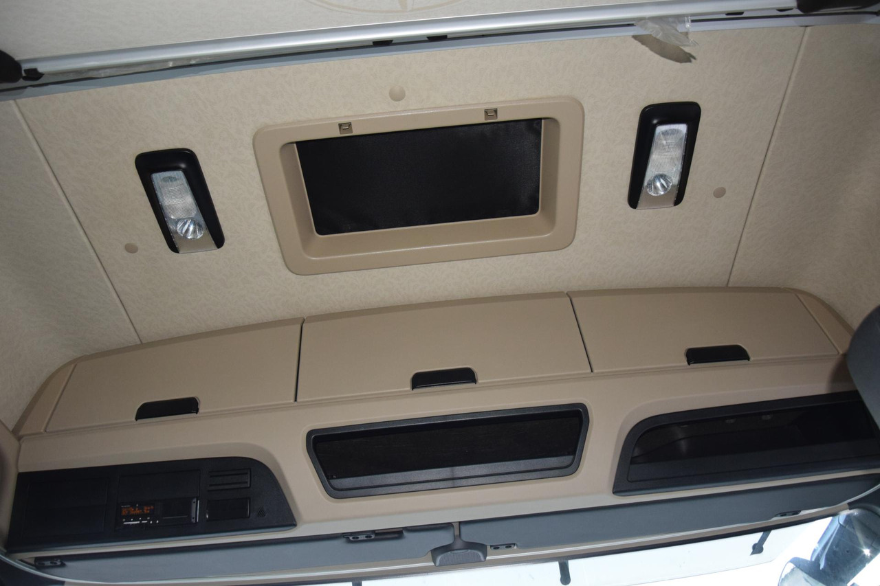 Tractor unit Mercedes-Benz Actros 5 1845 BigSpace: picture 13