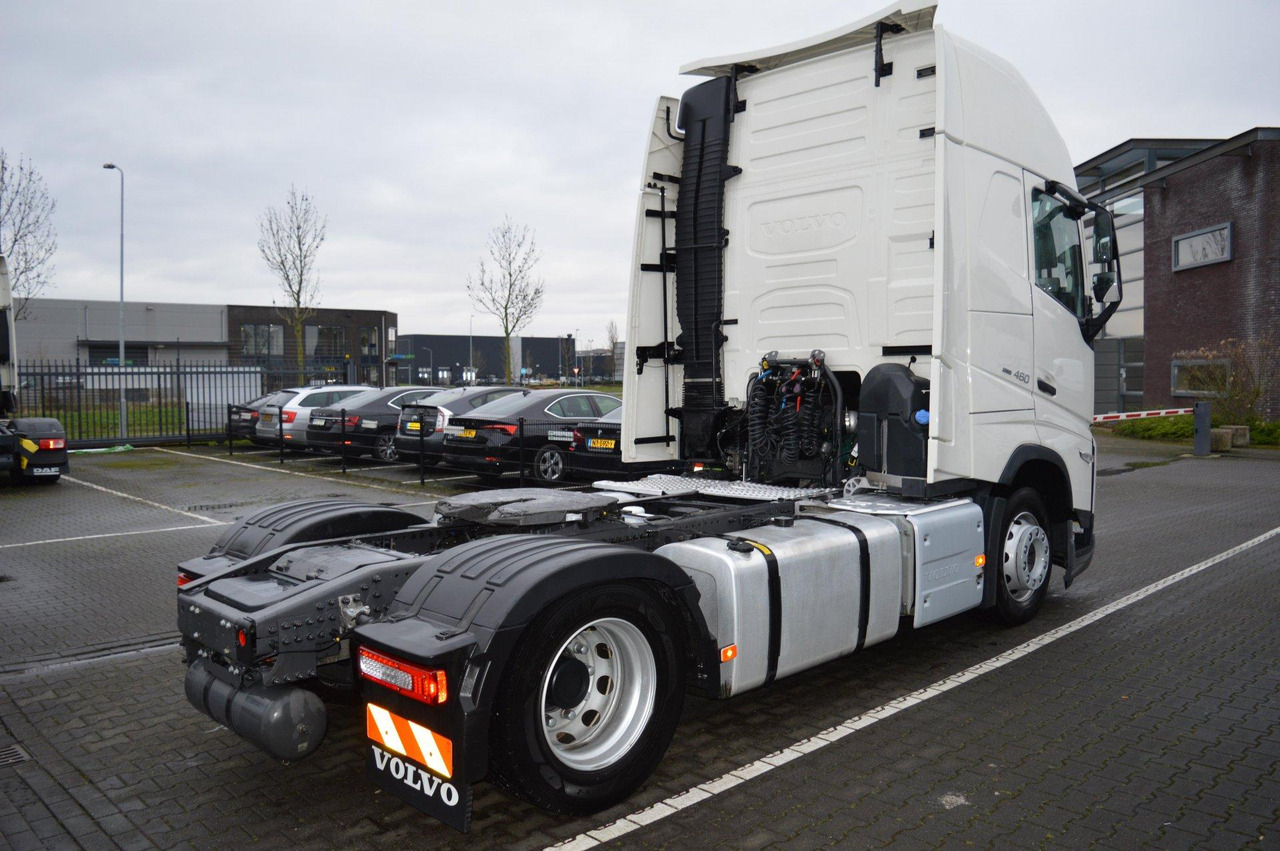 Volvo FH 460 Globetrotter XL Varios i-Save - Tractor unit: picture 4 Volvo FH 460 Globetrotter XL Varios i-Save - Tractor unit: picture 4
