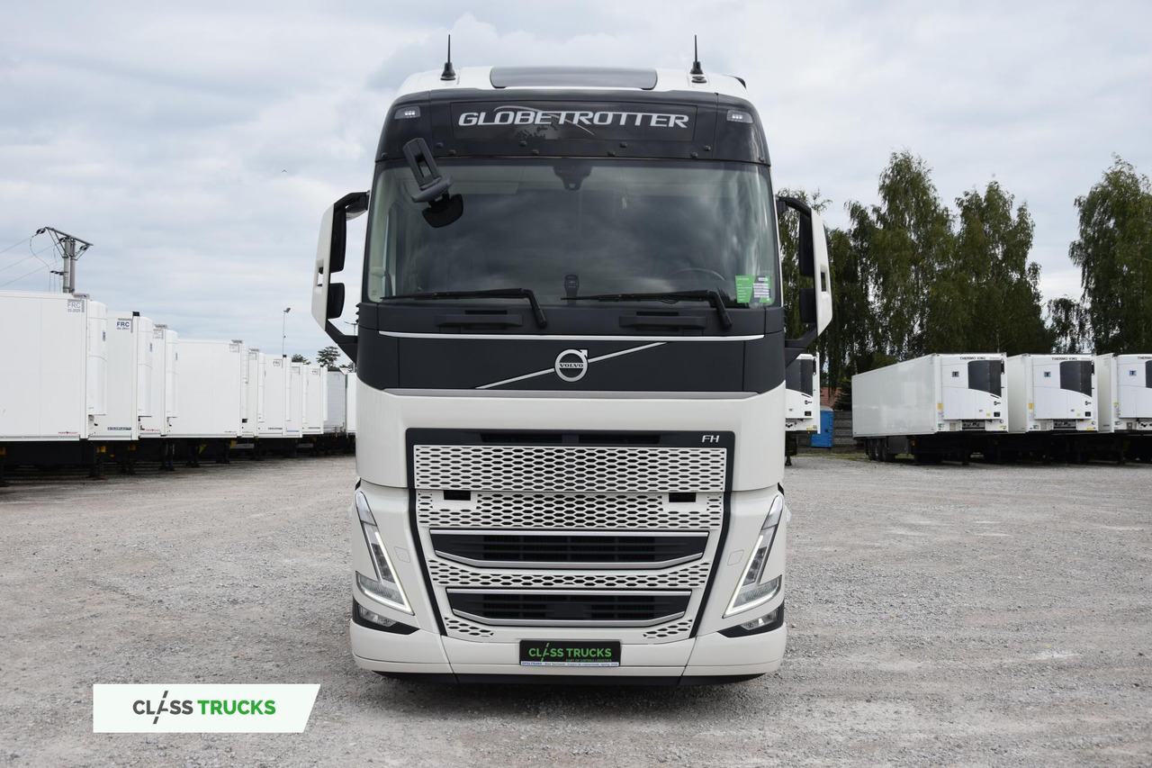 Volvo FH 460 Globetrotter XL i-Save Side Skirts - Tractor unit: picture 2 Volvo FH 460 Globetrotter XL i-Save Side Skirts - Tractor unit: picture 2