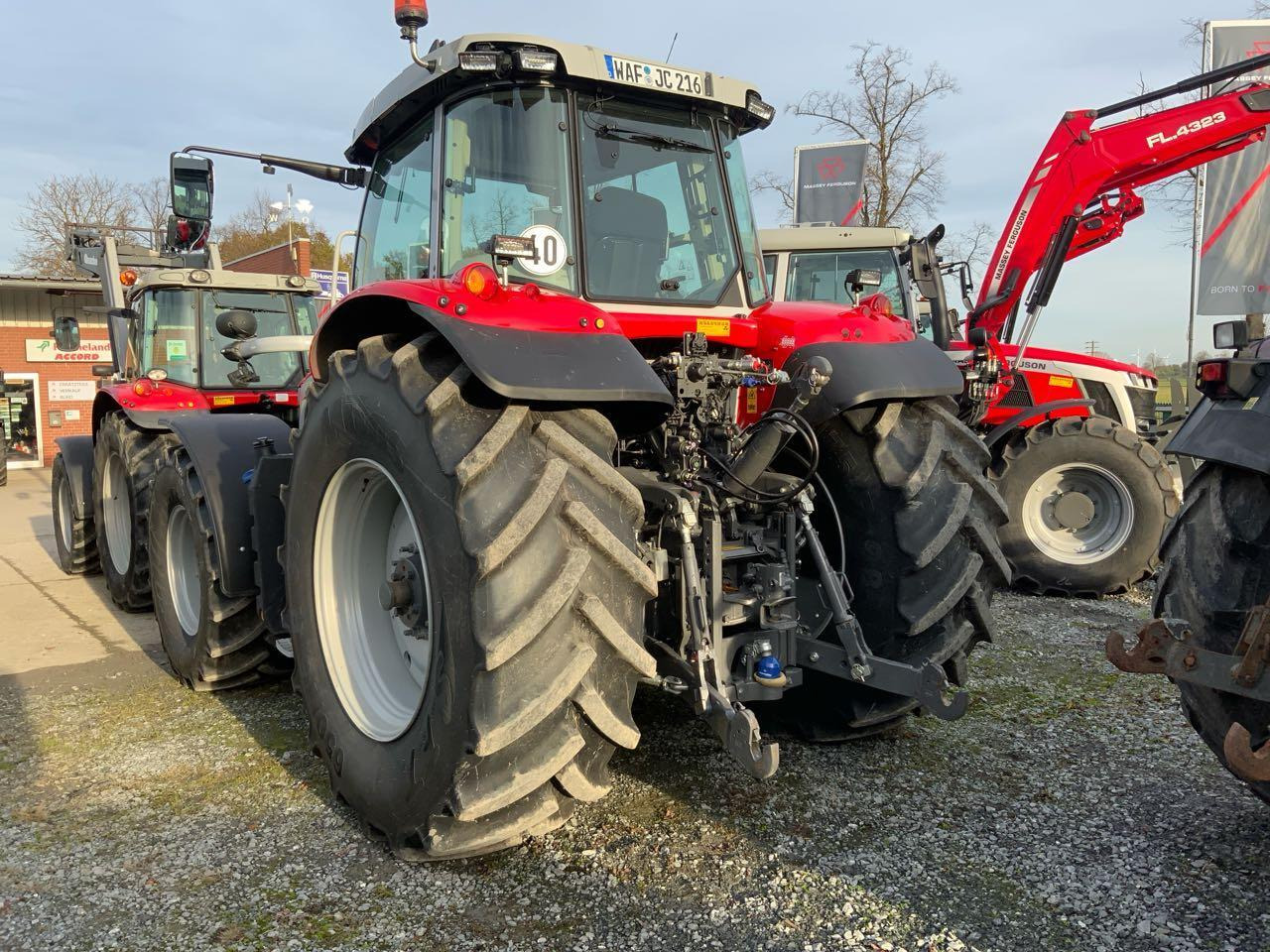 Massey Ferguson MF 7S.210 DYNA-VT - Farm tractor: picture 3 Massey Ferguson MF 7S.210 DYNA-VT - Farm tractor: picture 3