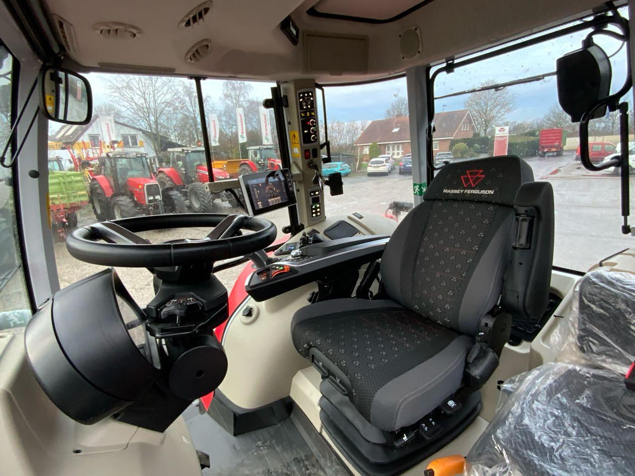 Massey Ferguson MF 7S.210 DynaVT Exclusive - Farm tractor: picture 4 Massey Ferguson MF 7S.210 DynaVT Exclusive - Farm tractor: picture 4