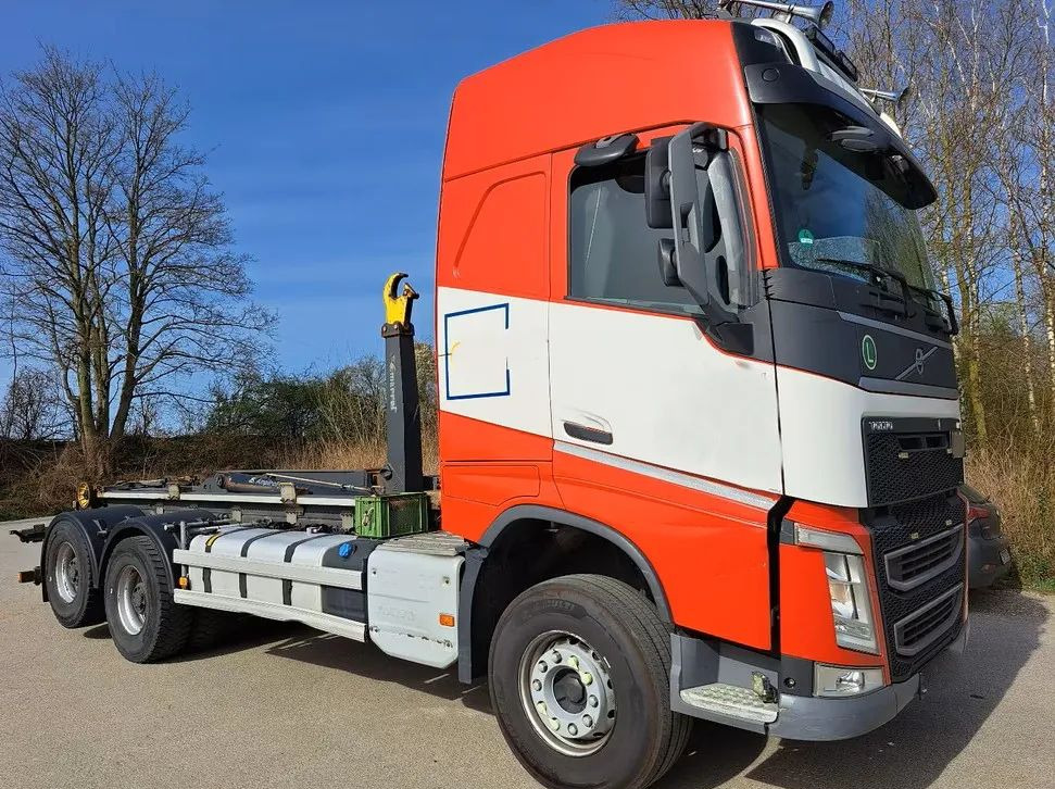Volvo FH 64 R510 High-Line • 6x4 • Klimatyzacja postojowa • Hakowiec• Euro6 • zawieszenie pneumatyczne - Hook lift truck: picture 1 Volvo FH 64 R510 High-Line • 6x4 • Klimatyzacja postojowa • Hakowiec• Euro6 • zawieszenie pneumatyczne - Hook lift truck: picture 1