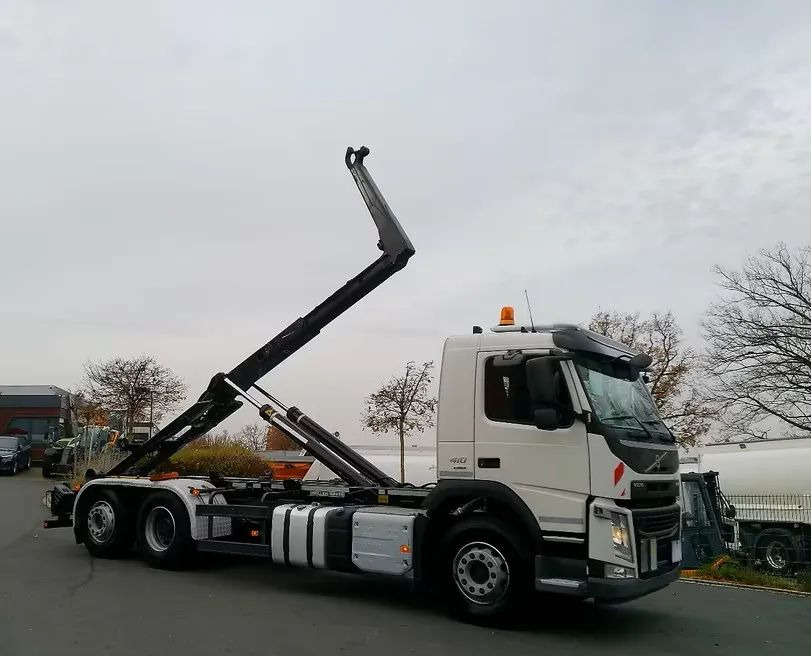 Volvo FM 410 • 6x2 • Meiller z systemem HDS (roll-off) • Euro 6 • Przebieg 251235 km • - Hook lift truck: picture 2 Volvo FM 410 • 6x2 • Meiller z systemem HDS (roll-off) • Euro 6 • Przebieg 251235 km • - Hook lift truck: picture 2