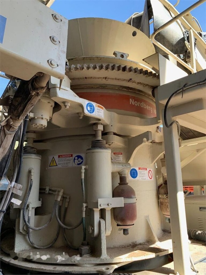 Metso LT200HP - Mobile crusher: picture 3 Metso LT200HP - Mobile crusher: picture 3