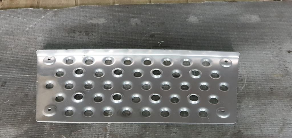 ALUMINUM STEP FOR ATEGO - Footstep for Truck: picture 3 ALUMINUM STEP FOR ATEGO - Footstep for Truck: picture 3