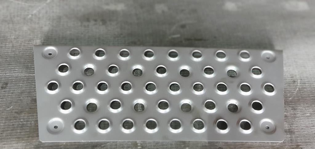 ALUMINUM STEP FOR ATEGO - Footstep for Truck: picture 2 ALUMINUM STEP FOR ATEGO - Footstep for Truck: picture 2